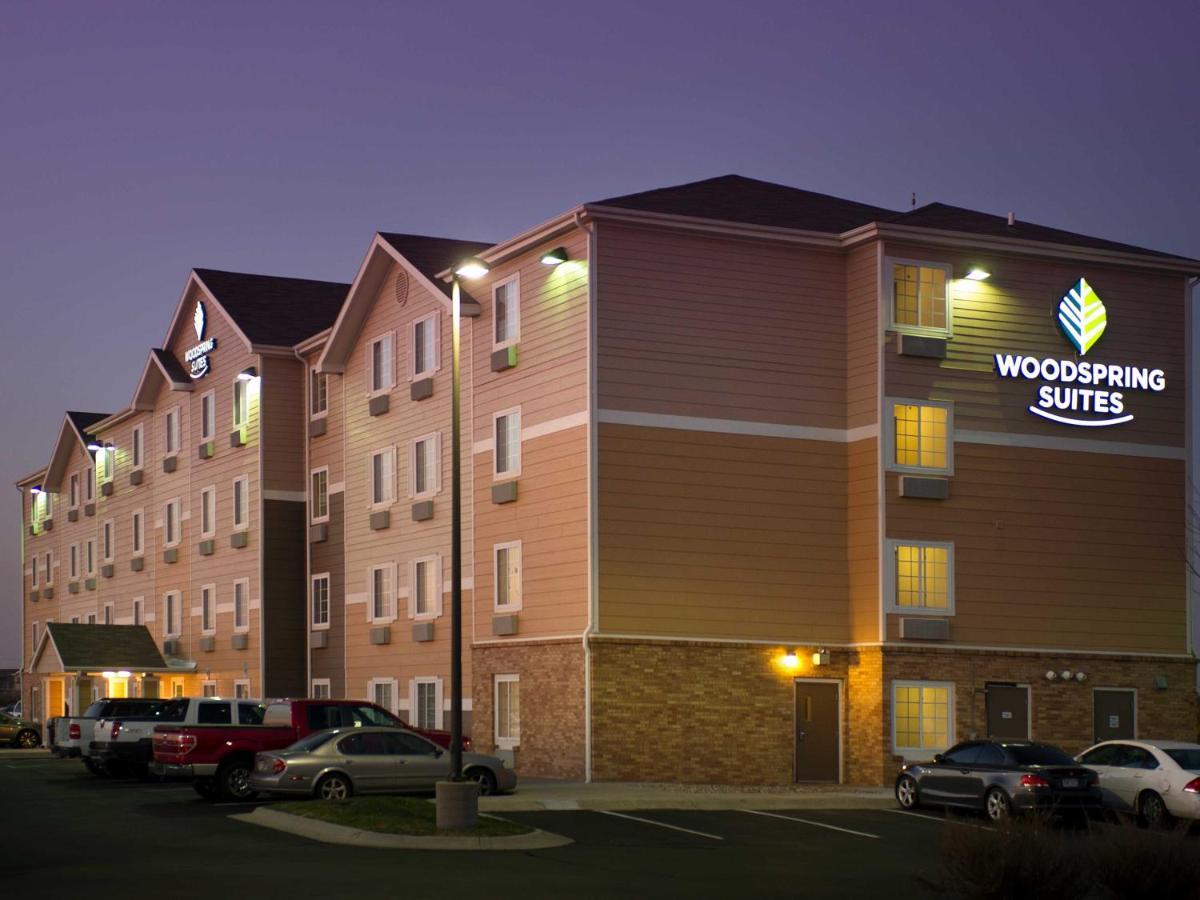 Woodspring Suites Lincoln Northeast I-80 Екстериор снимка