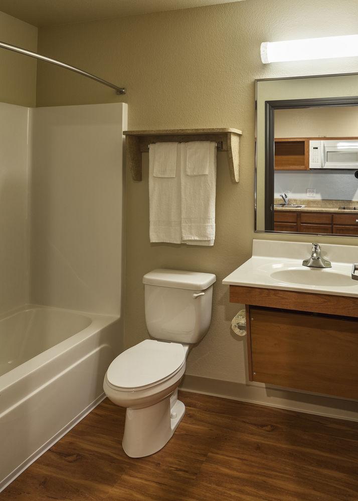 Woodspring Suites Lincoln Northeast I-80 Екстериор снимка
