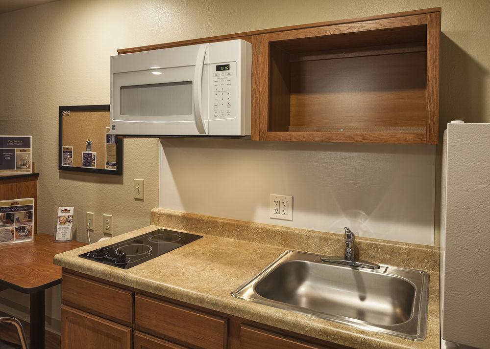 Woodspring Suites Lincoln Northeast I-80 Екстериор снимка