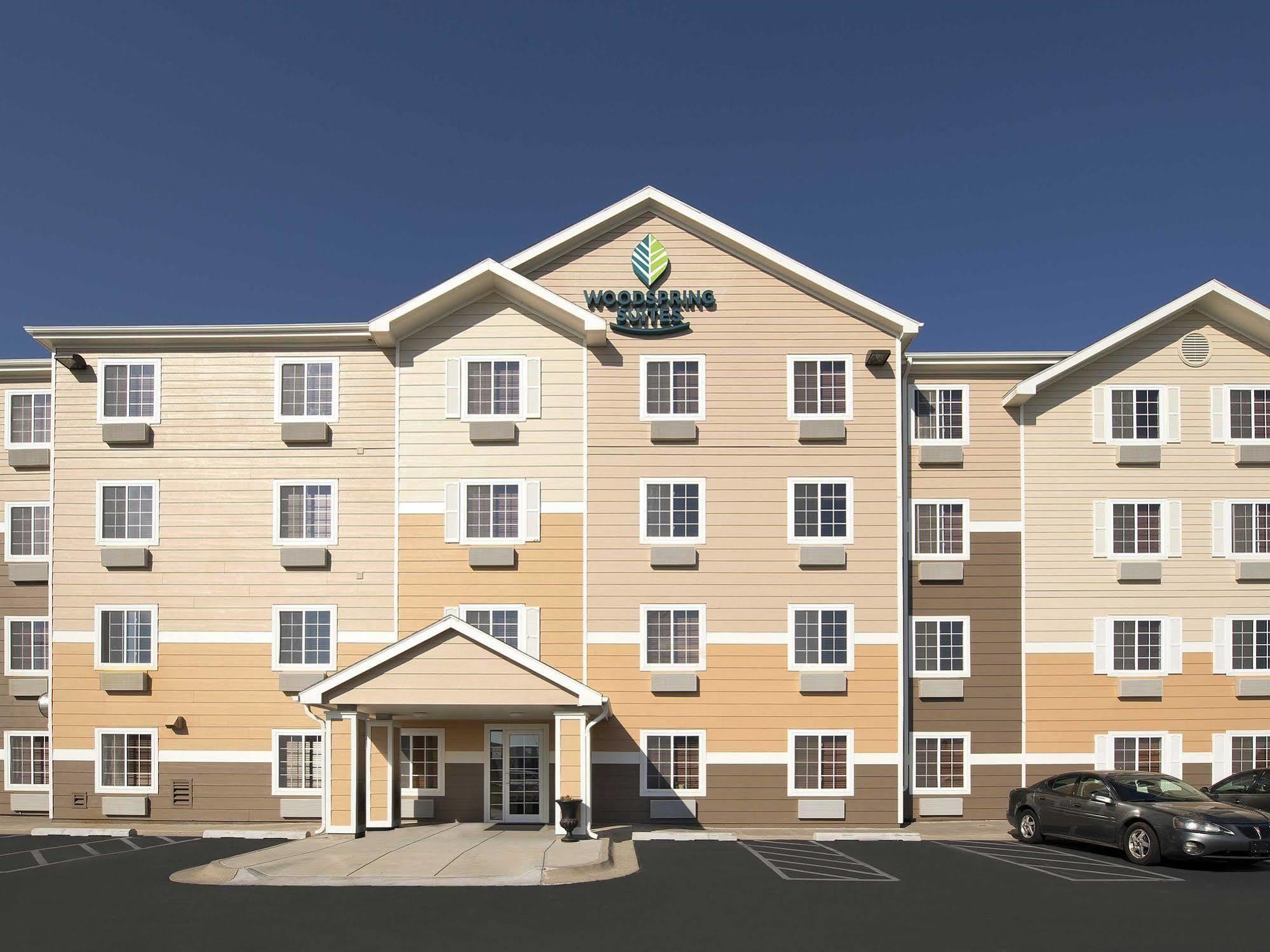 Woodspring Suites Lincoln Northeast I-80 Екстериор снимка