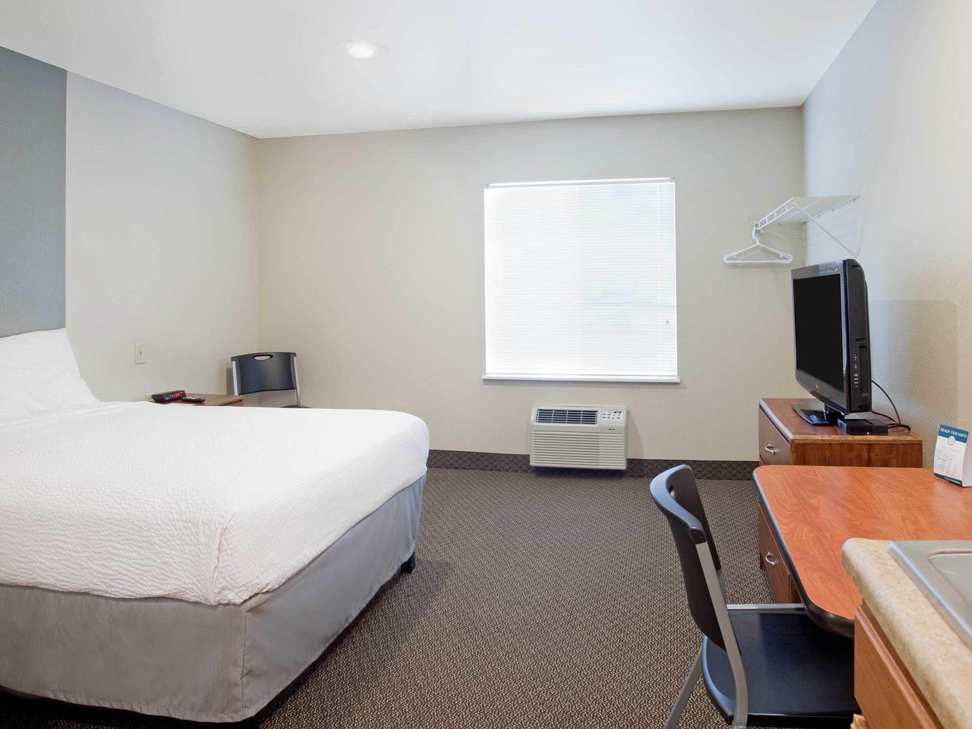 Woodspring Suites Lincoln Northeast I-80 Екстериор снимка